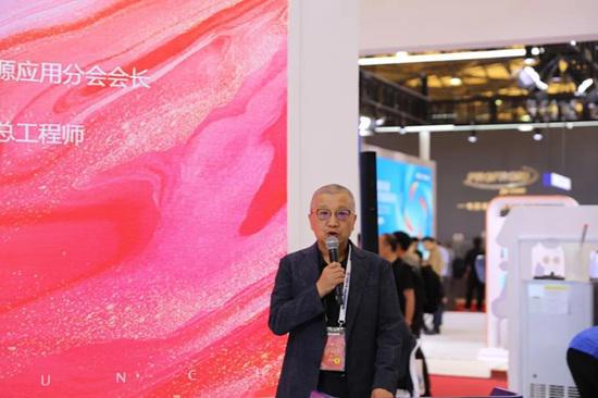 jn江南·體育直擊現(xiàn)場 鑫磊1100RT磁懸浮冷水機組公布會以冷賦能零碳將來！(圖3)